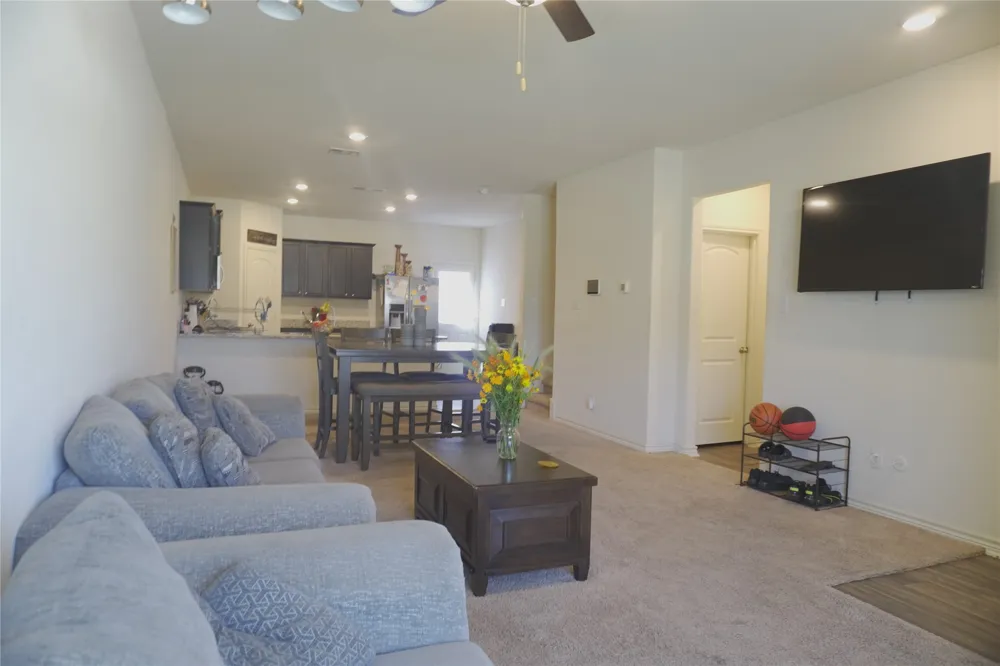 14300 Prairie Sod Lane Elgin, TX 78621