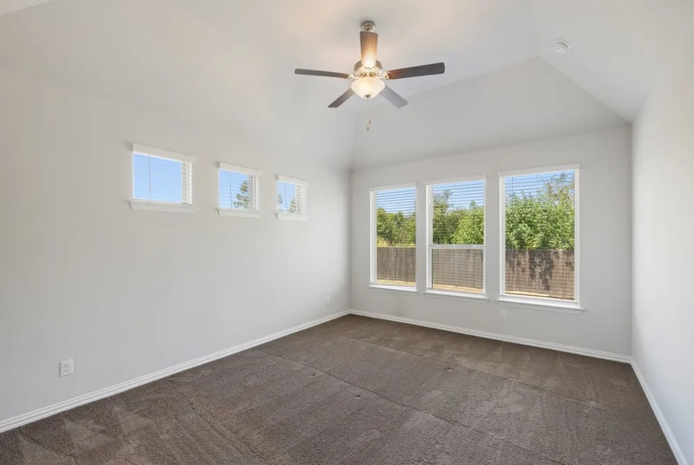 110 Windgate Drive Hutto, TX 78634