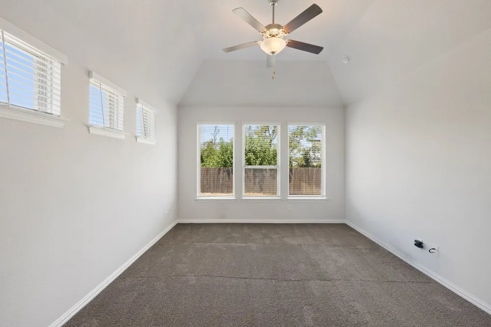 110 Windgate Drive Hutto, TX 78634