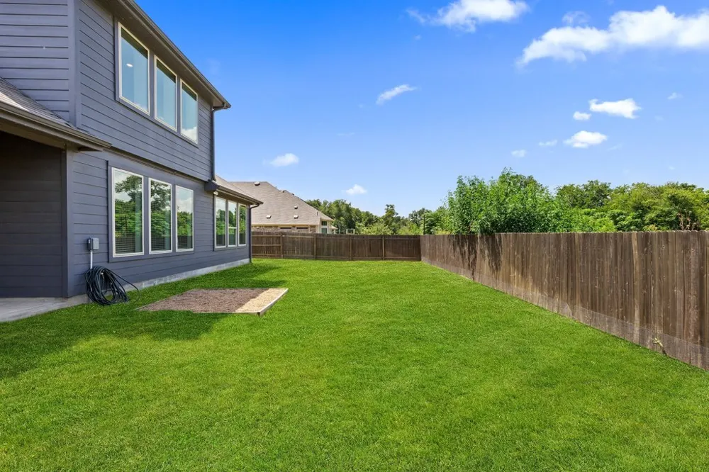 110 Windgate Drive Hutto, TX 78634