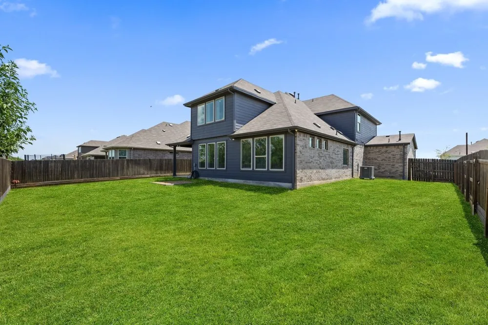 110 Windgate Drive Hutto, TX 78634
