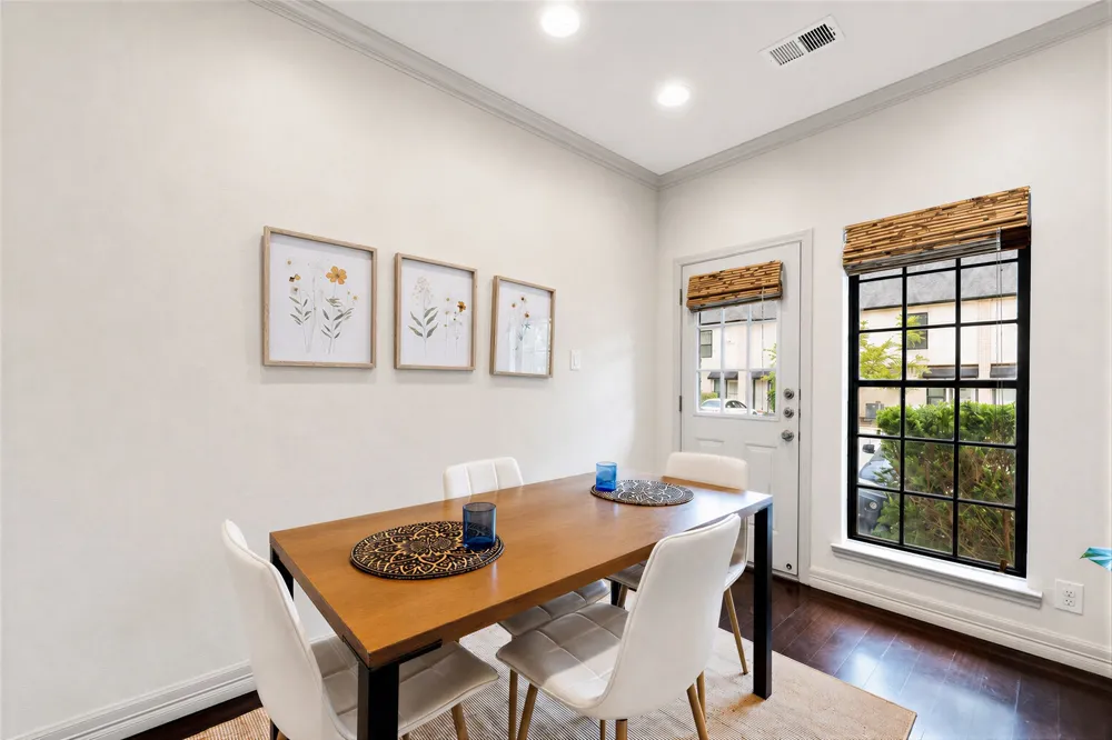1307 Kinney Avenue #140 Austin, TX 78704