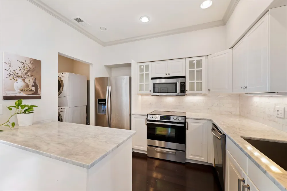 1307 Kinney Avenue #140 Austin, TX 78704