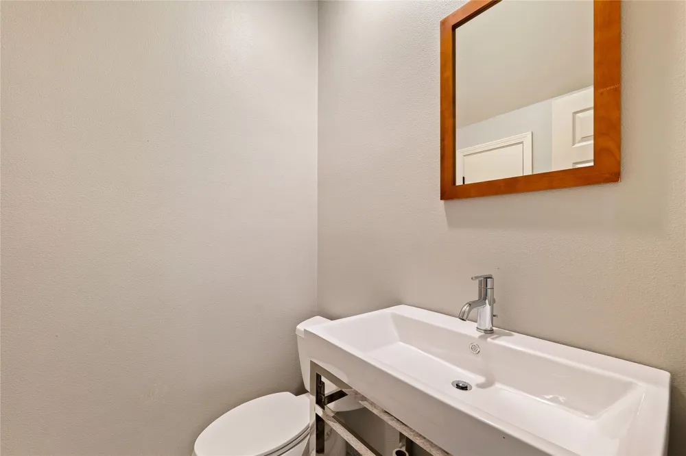 1307 Kinney Avenue #140 Austin, TX 78704