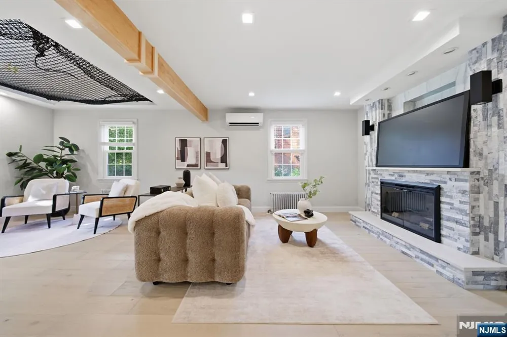 40 Dean Drive Tenafly, NJ 07670