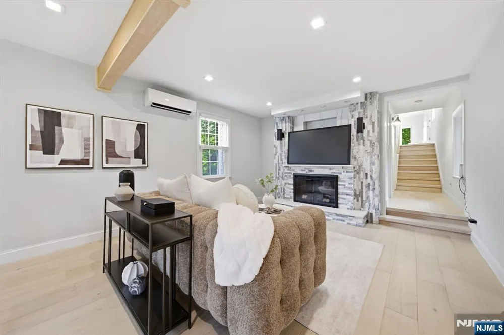 40 Dean Drive Tenafly, NJ 07670