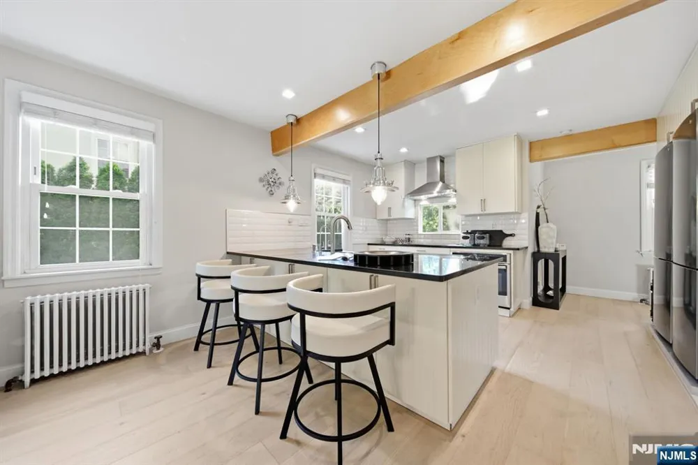 40 Dean Drive Tenafly, NJ 07670