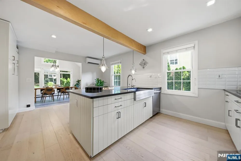 40 Dean Drive Tenafly, NJ 07670
