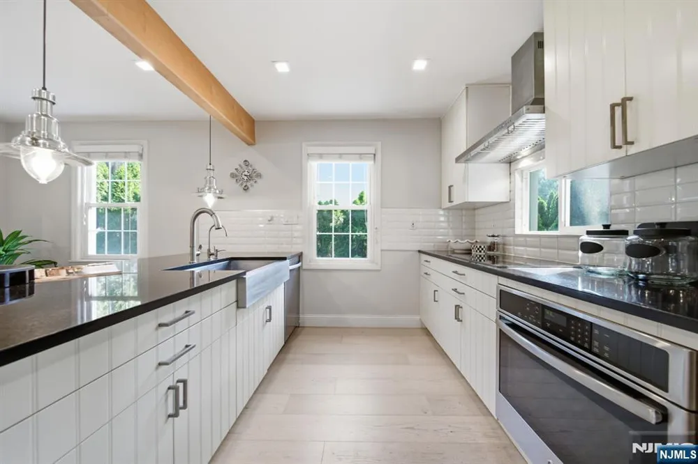 40 Dean Drive Tenafly, NJ 07670