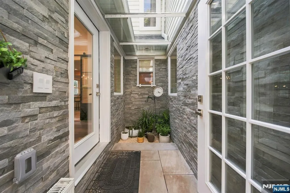 40 Dean Drive Tenafly, NJ 07670