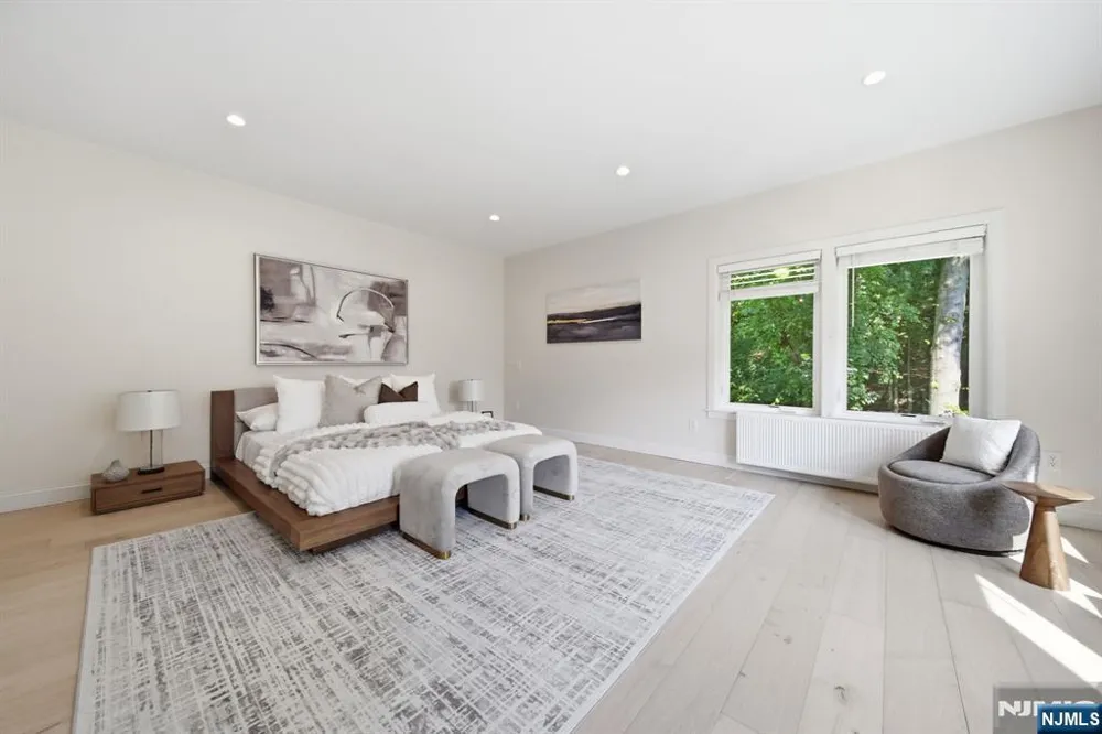 40 Dean Drive Tenafly, NJ 07670