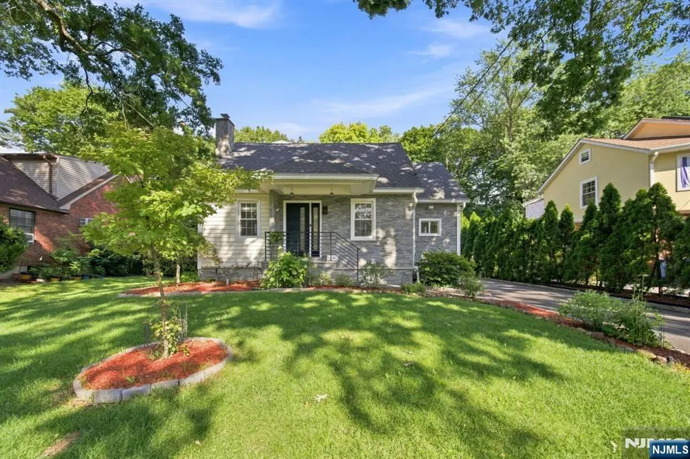 40 Dean Drive Tenafly, NJ 07670