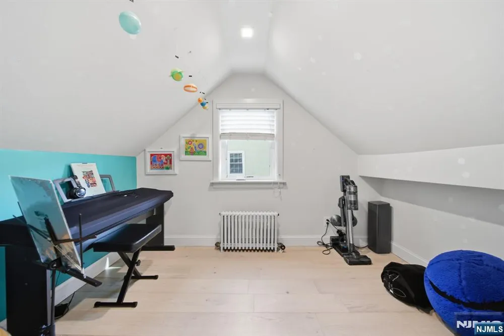 40 Dean Drive Tenafly, NJ 07670
