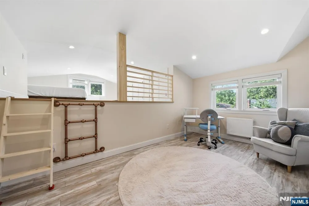 40 Dean Drive Tenafly, NJ 07670