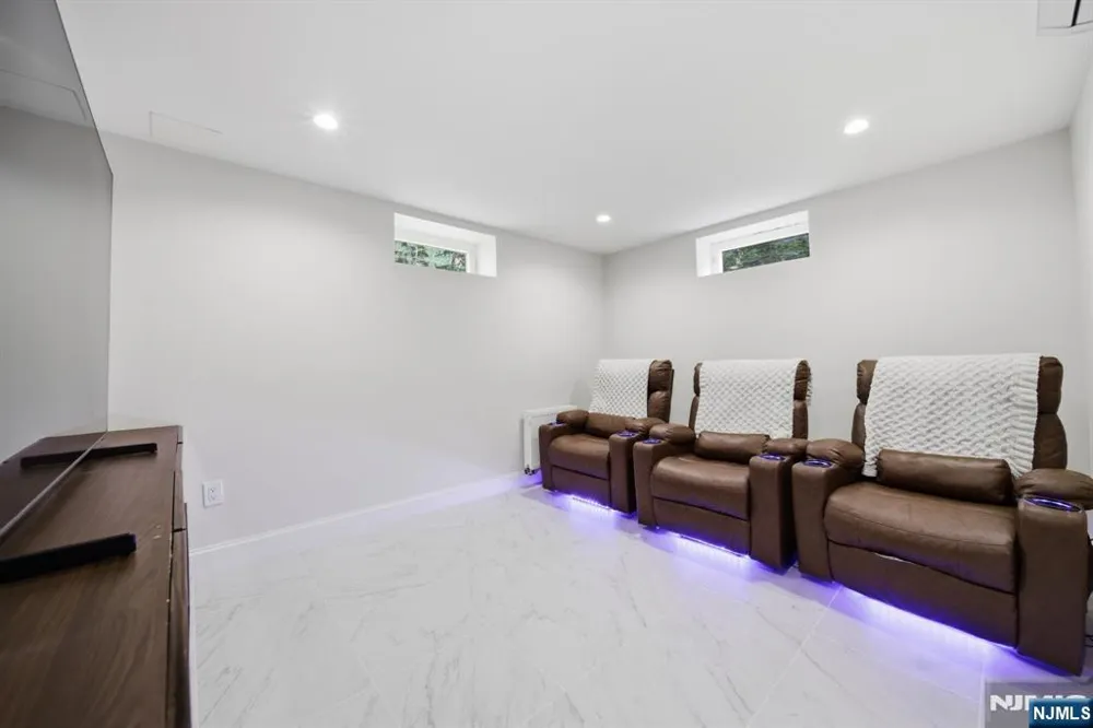 40 Dean Drive Tenafly, NJ 07670