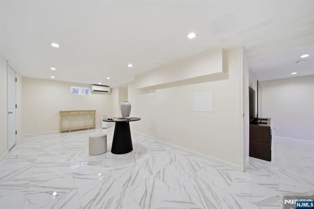 40 Dean Drive Tenafly, NJ 07670