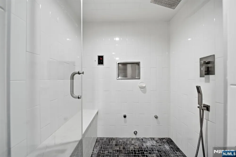 40 Dean Drive Tenafly, NJ 07670