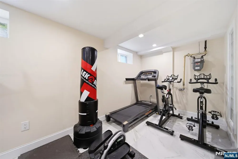 40 Dean Drive Tenafly, NJ 07670