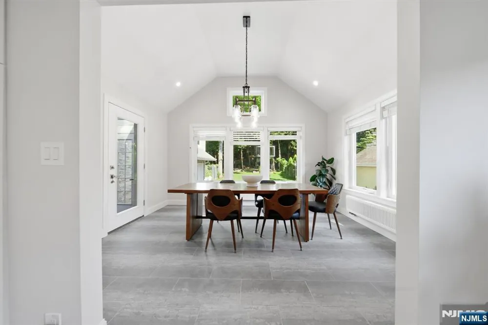 40 Dean Drive Tenafly, NJ 07670