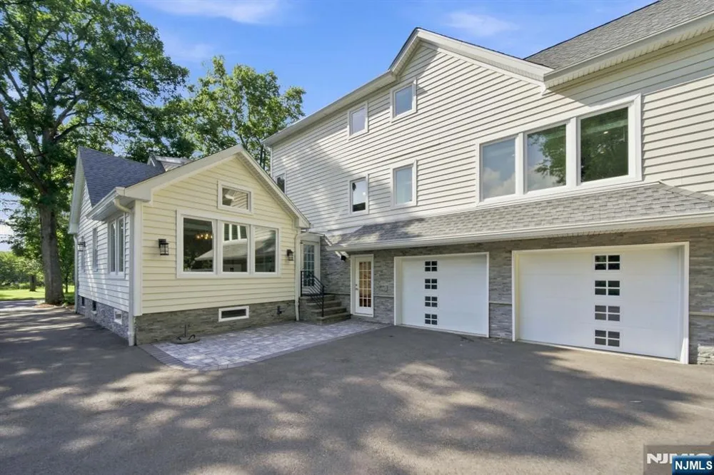 40 Dean Drive Tenafly, NJ 07670