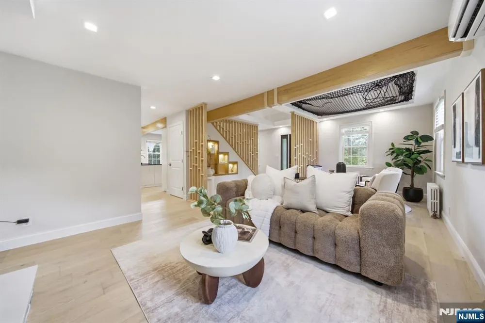 40 Dean Drive Tenafly, NJ 07670