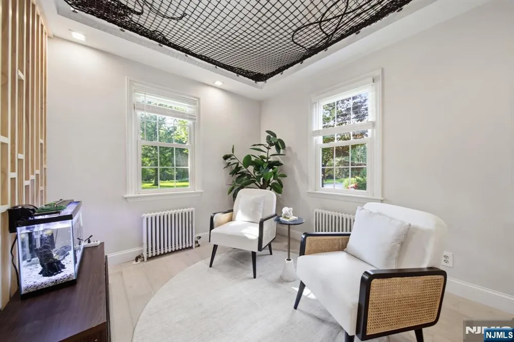 40 Dean Drive Tenafly, NJ 07670