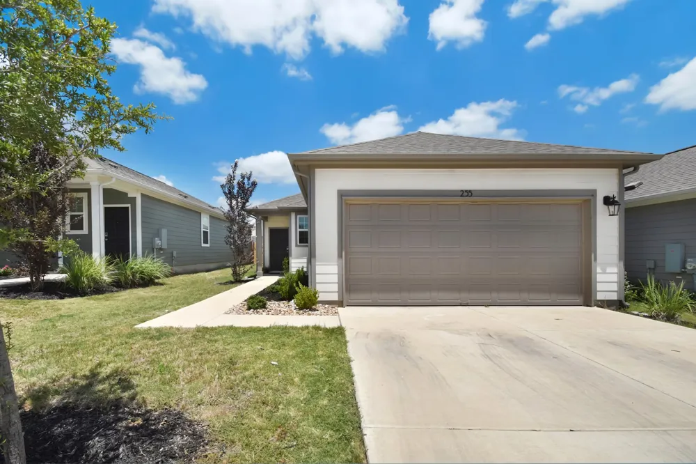 255 Spirit Street Elgin, TX 78621