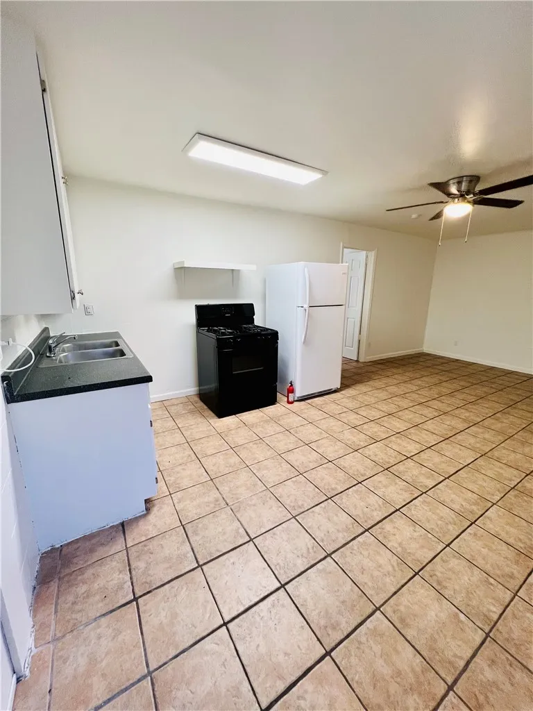1914 Cullen Avenue #B Austin, TX 78757