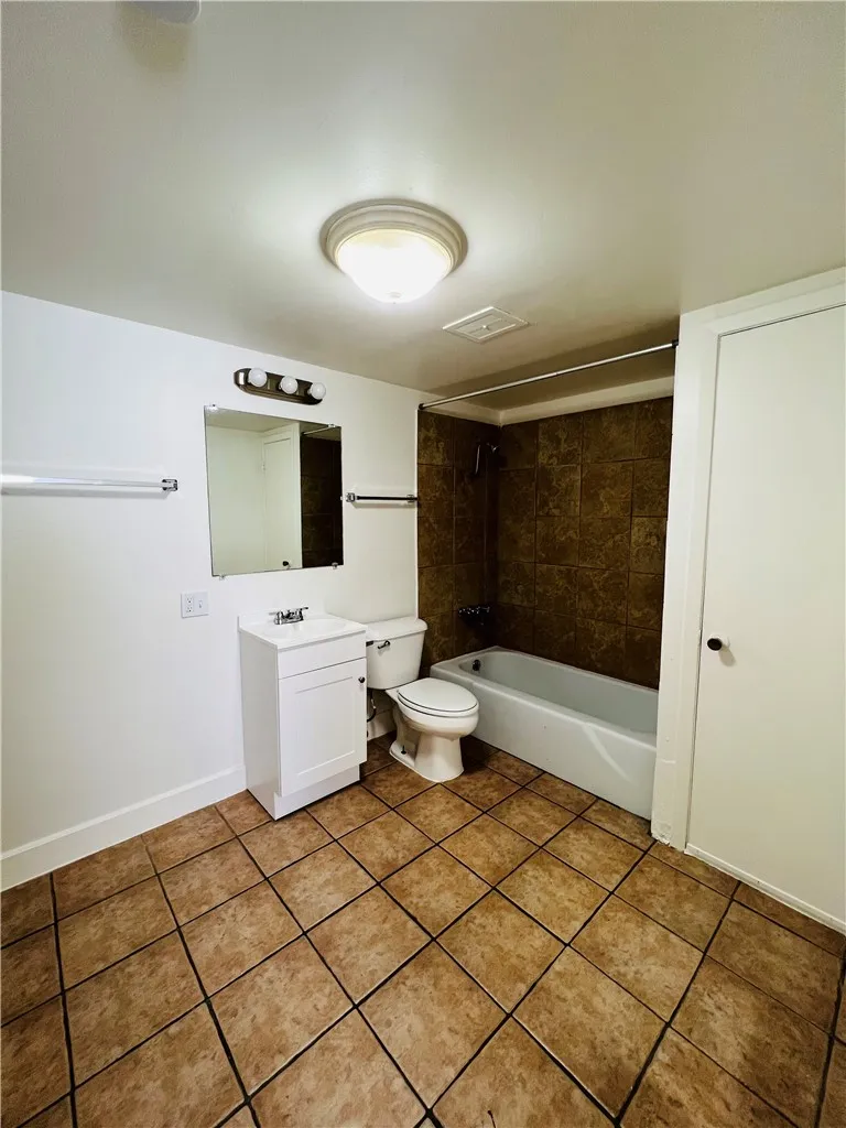 1914 Cullen Avenue #B Austin, TX 78757