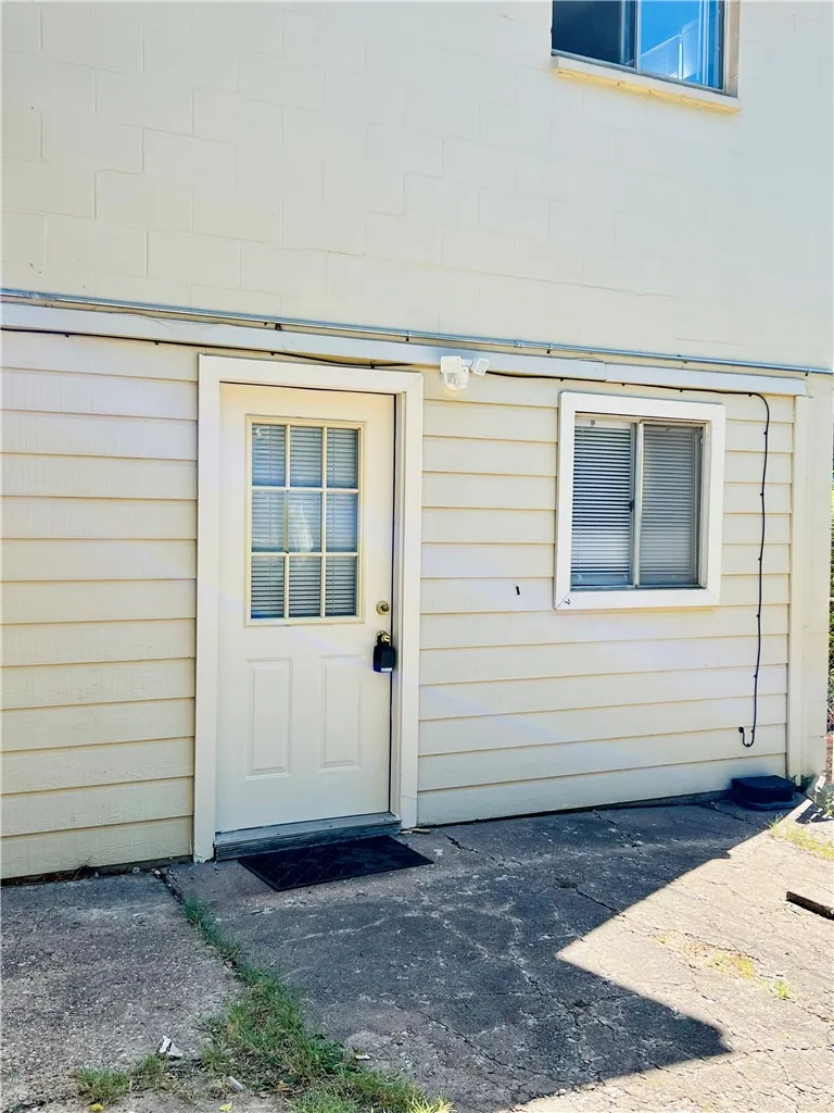 1914 Cullen Avenue #B Austin, TX 78757