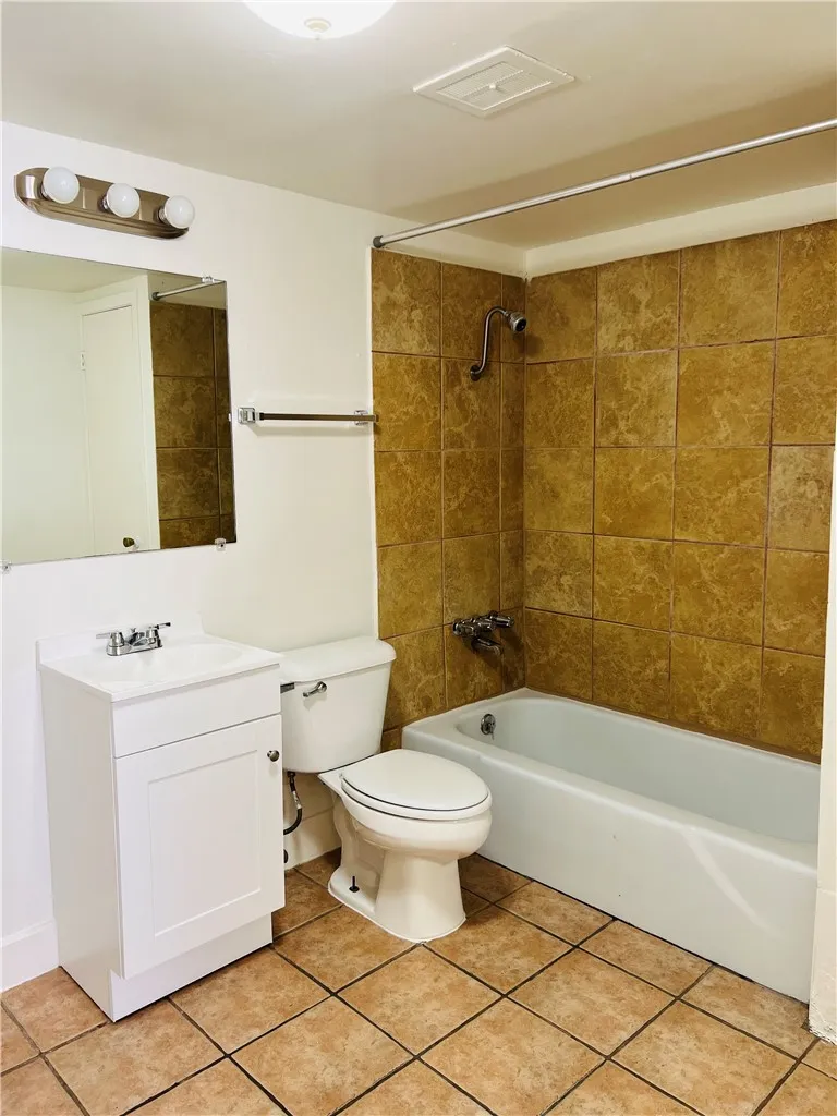 1914 Cullen Avenue #B Austin, TX 78757
