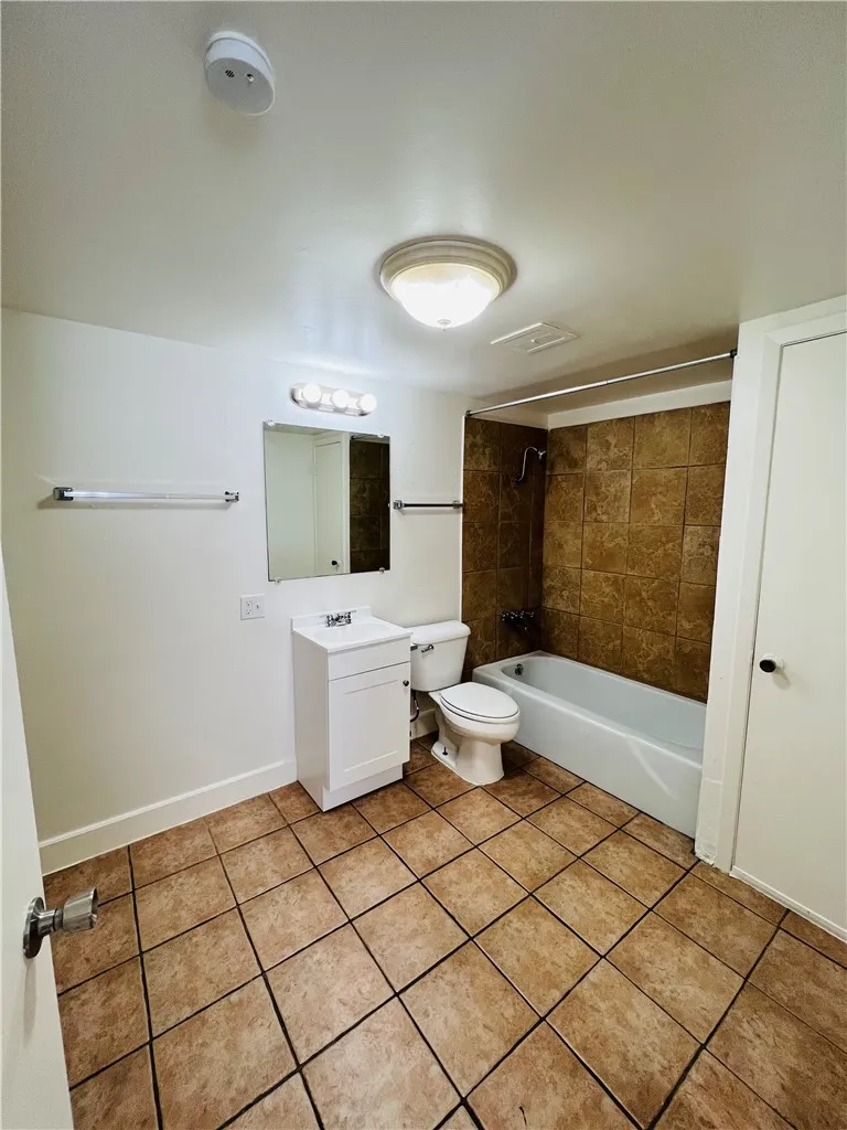 1914 Cullen Avenue #B Austin, TX 78757