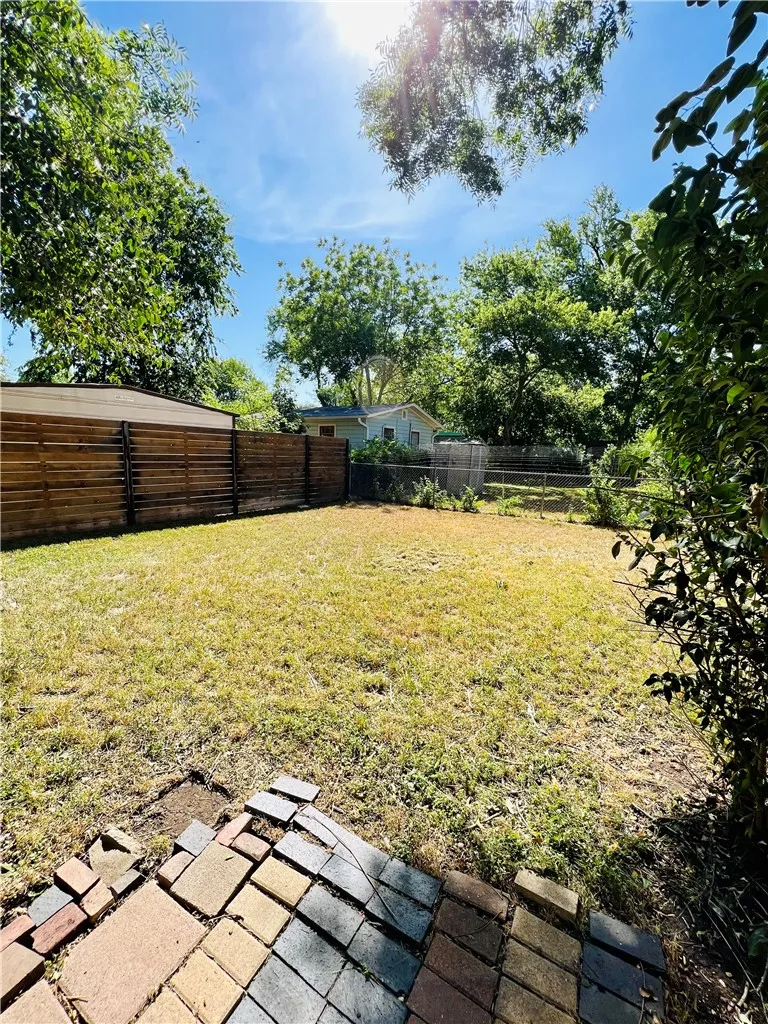 1914 Cullen Avenue #B Austin, TX 78757
