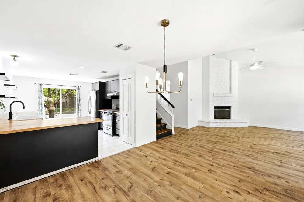 7912 Finch Trail Austin, TX 78745