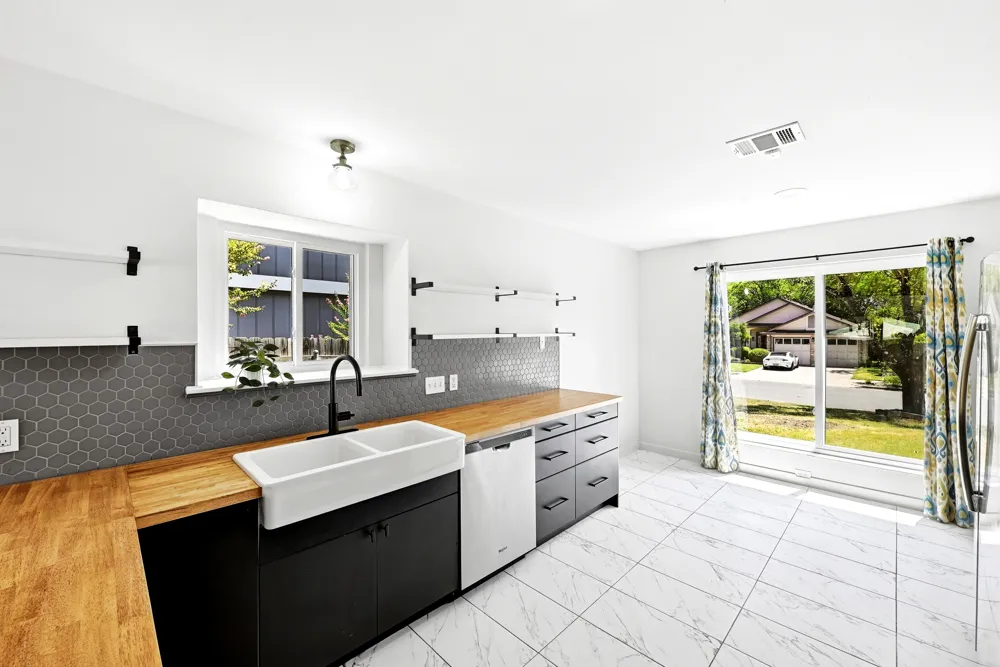 7912 Finch Trail Austin, TX 78745