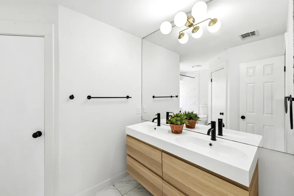 7912 Finch Trail Austin, TX 78745