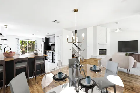 7912 Finch Trail