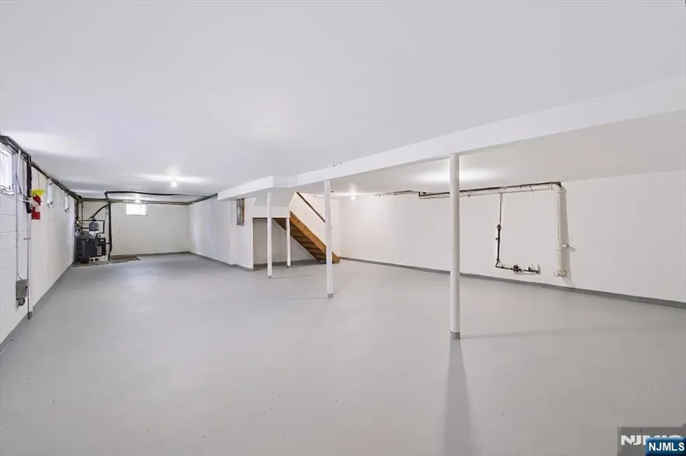 156 River Road New Milford, NJ 07646