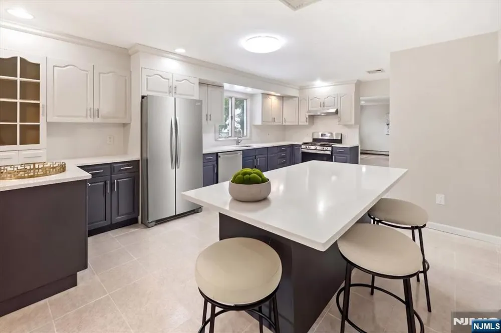 156 River Road New Milford, NJ 07646