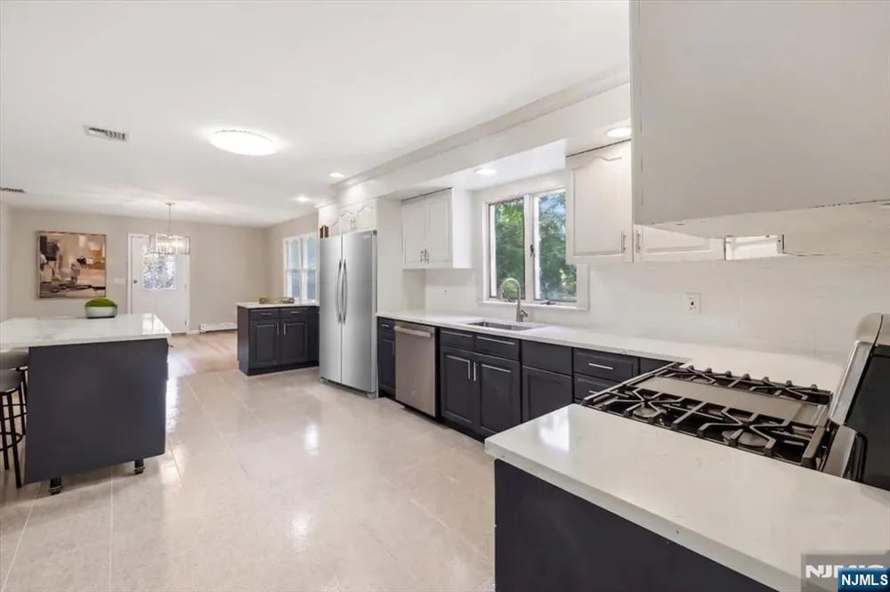 156 River Road New Milford, NJ 07646