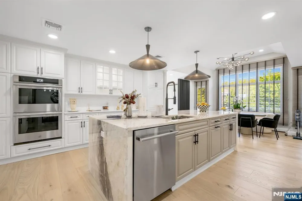 22 Berkshire Place Englewood Cliffs, NJ 07632