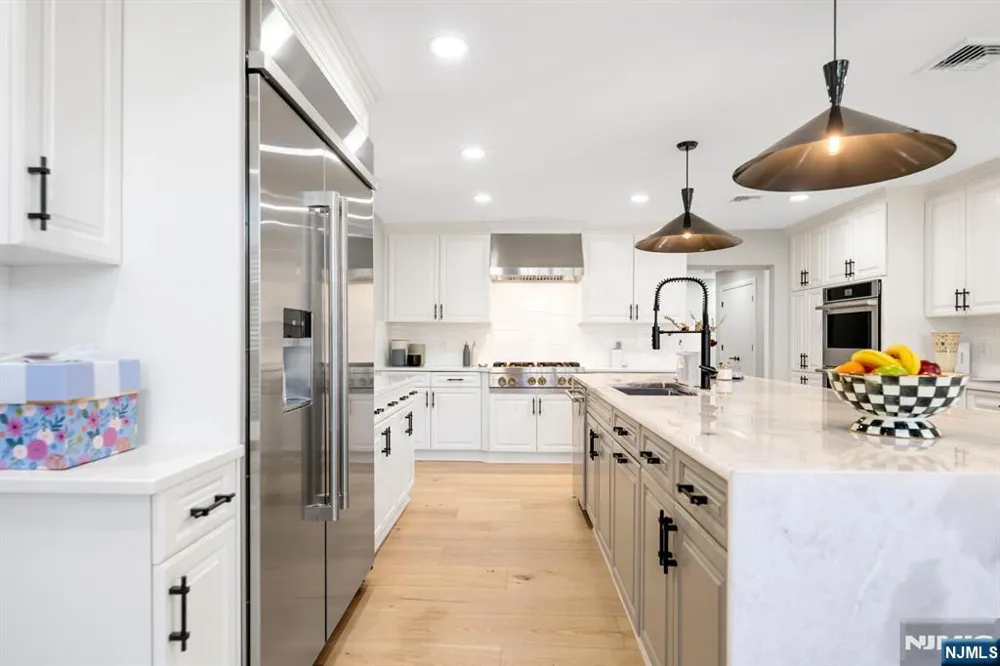 22 Berkshire Place Englewood Cliffs, NJ 07632