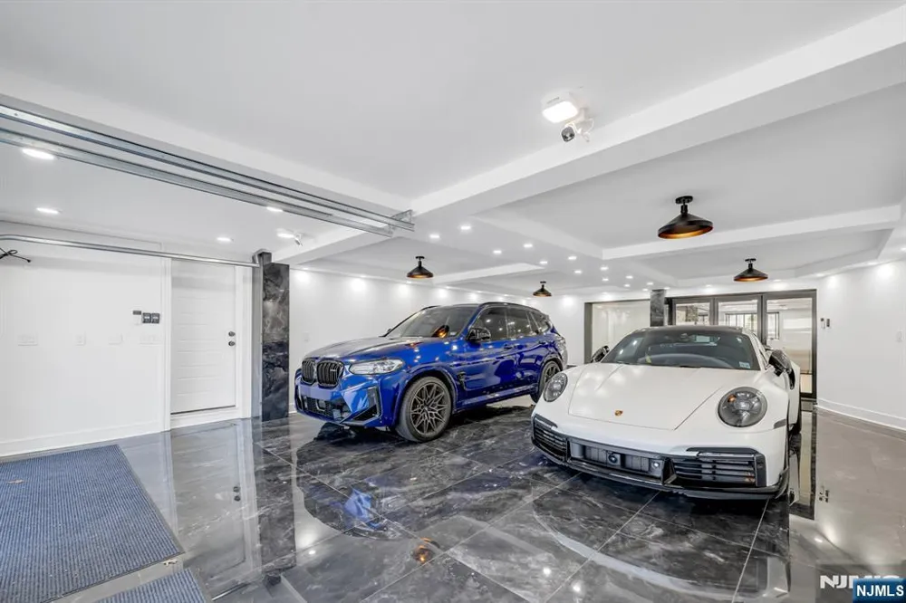 22 Berkshire Place Englewood Cliffs, NJ 07632