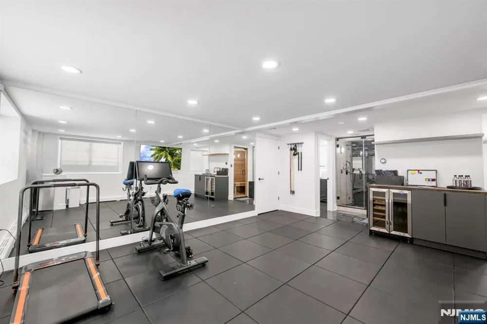 22 Berkshire Place Englewood Cliffs, NJ 07632