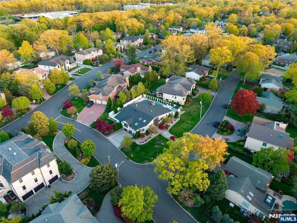 22 Berkshire Place Englewood Cliffs, NJ 07632