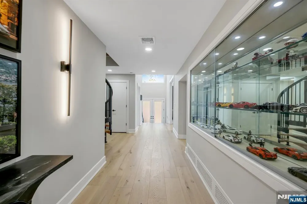 22 Berkshire Place Englewood Cliffs, NJ 07632