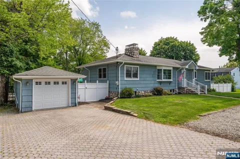 83 Vine Avenue