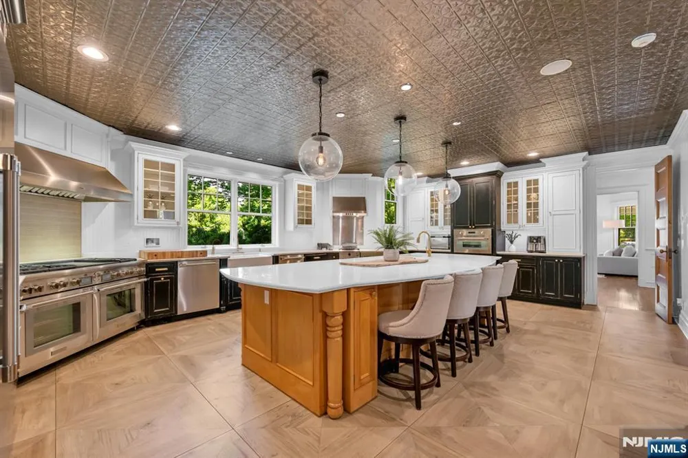 640 Ridgewood Avenue Ridgewood, NJ 07450