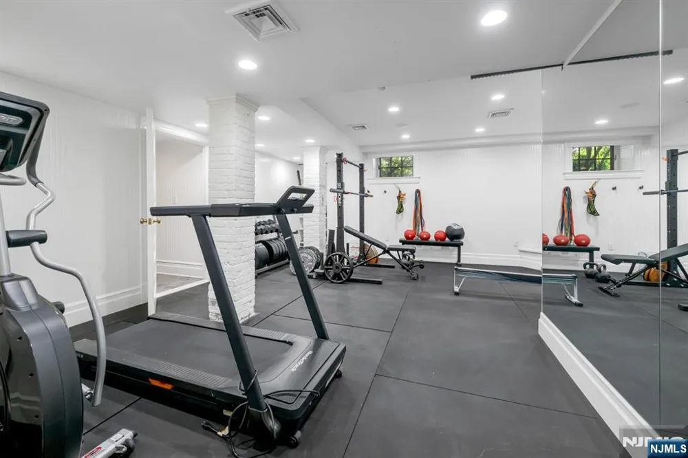 640 Ridgewood Avenue Ridgewood, NJ 07450
