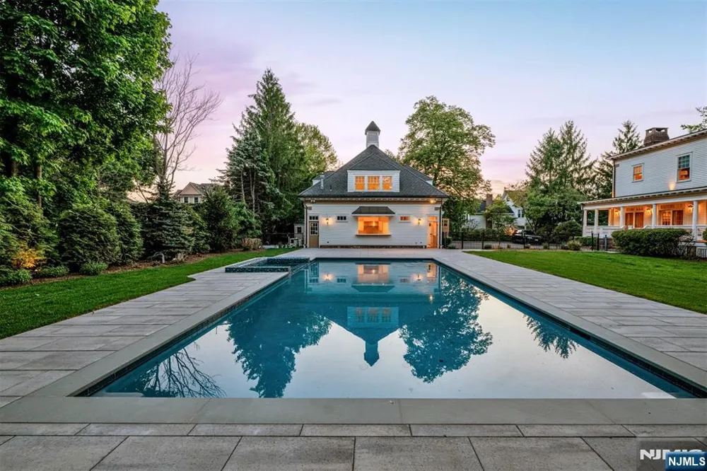 640 Ridgewood Avenue Ridgewood, NJ 07450